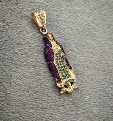 Dije de la virgen de guadalupe con Swarovskis  multicolor en Oro Amarillo 18K 3.75gr