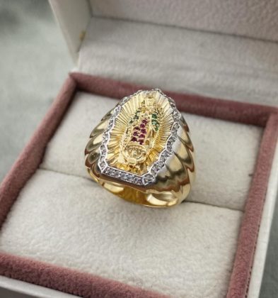 Anillo De Virgen De Guadalupe Con Swarovski Dos Oros 18k 10.35gr Talla # 8 3/4