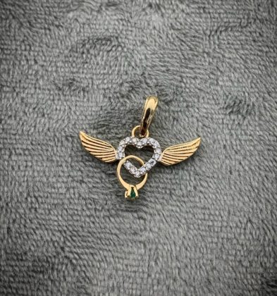 Dije de Corazón con anillo con swarovskis blancos y Verde en Oro amarillo 18k 1.3gr