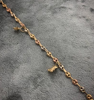 Pulso Tejido GC Con Dijes De Figuras Tres Oros 18k 3.55gr 20 cm