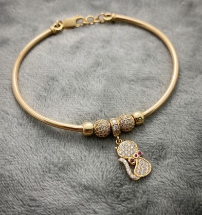 Pulso de PD con dije de Gato con Swarovskis blancos en Oro Amarillo 18K 10.2gr 18cm