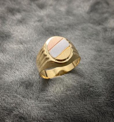 Anillo De Ovalo Con Los Tres Oros 18K 4.5 gr Talla #10 1/4