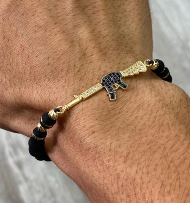 Pulsera En Hilo Negro Con Herraje Ametralladora Oro Amarillo 18k