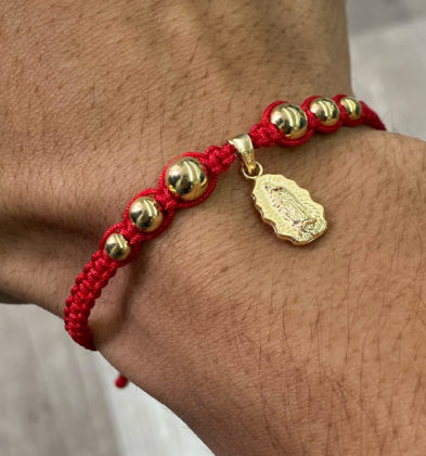 Pulsera En Hilo Rojo Con Dije De La Virgen De Guadalupe Oro Amarillo 18k