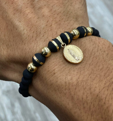 Pulsera En Hilo Negro Con Dije De La Virgen De Guadalupe Oro Amarillo 18k